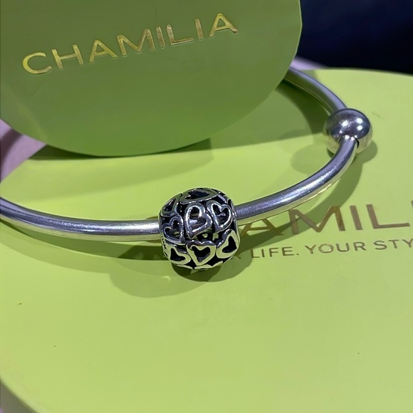 Chamilia Captured Heart Charm - Picture 1 of 2